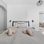 Old Town With 2 Bedrooms Next To Town Hall Apartament *