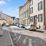 Apartment Old Town With 2 Bedrooms Next To Town Hall Reval
