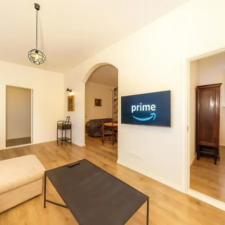 Lejlighed Old Town With 2 Bedrooms Next To Town Hall *