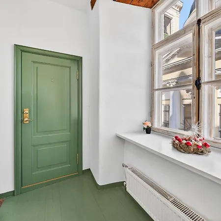 Old Town With 2 Bedrooms Next To Town Hall Reval