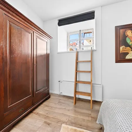 Apartment Old Town With 2 Bedrooms Next To Town Hall Tallinn