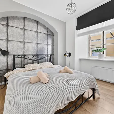 Apartment Old Town With 2 Bedrooms Next To Town Hall Tallinn