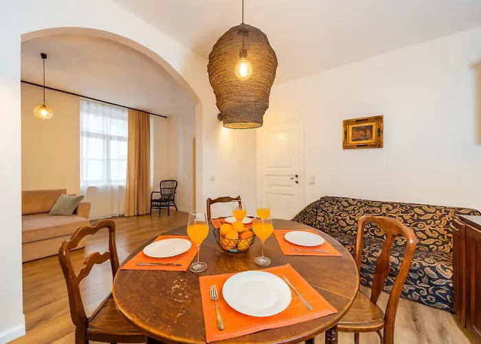 Old Town With 2 Bedrooms Next To Town Hall Lejlighed *