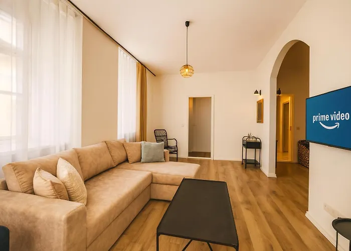 Apartment Old Town With 2 Bedrooms Next To Town Hall