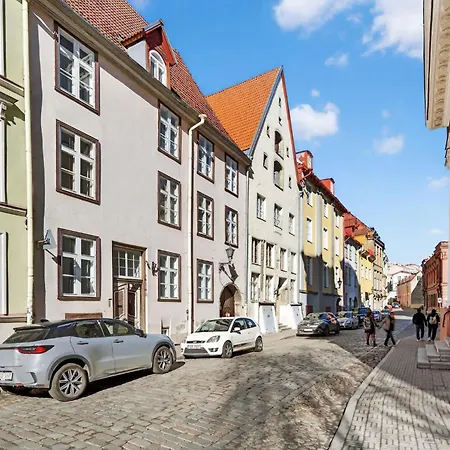 Old Town With 2 Bedrooms Next To Town Hall * Tallin